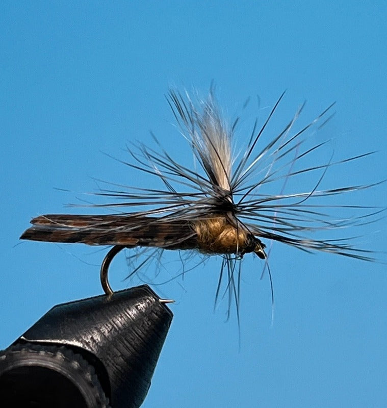 Parachute Caddis Tan - The Trout Spot